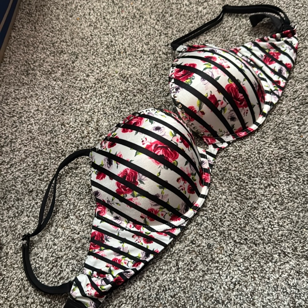 Victoria’s Secret bra